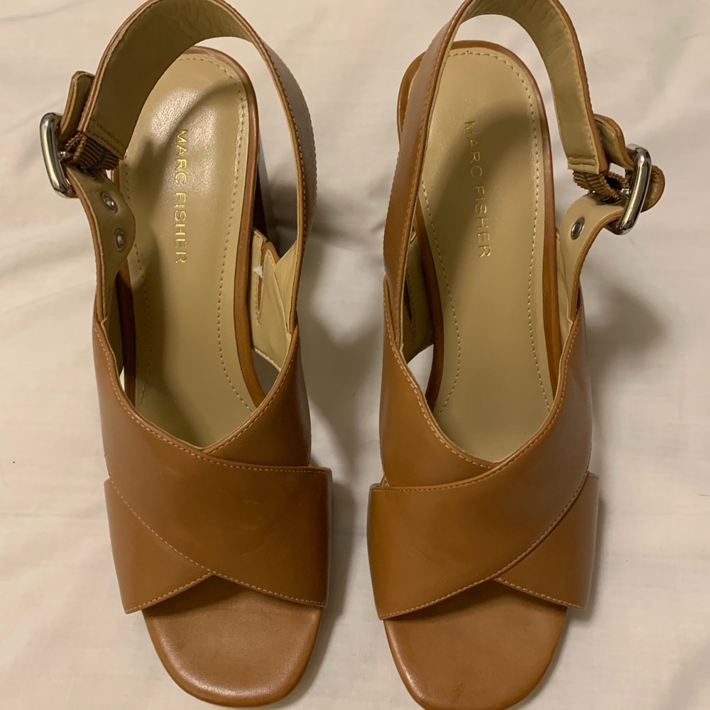 NWB Marc Fisher Tan Leather Slingback Sandals
